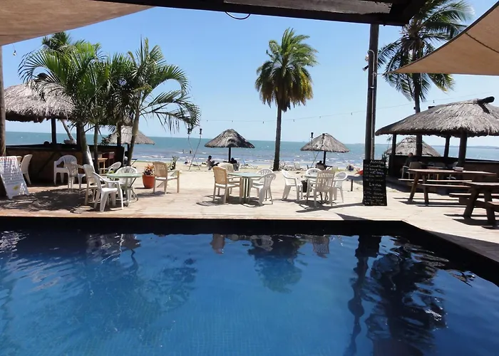 Smugglers Cove Beach Resort & Hotel Nadi